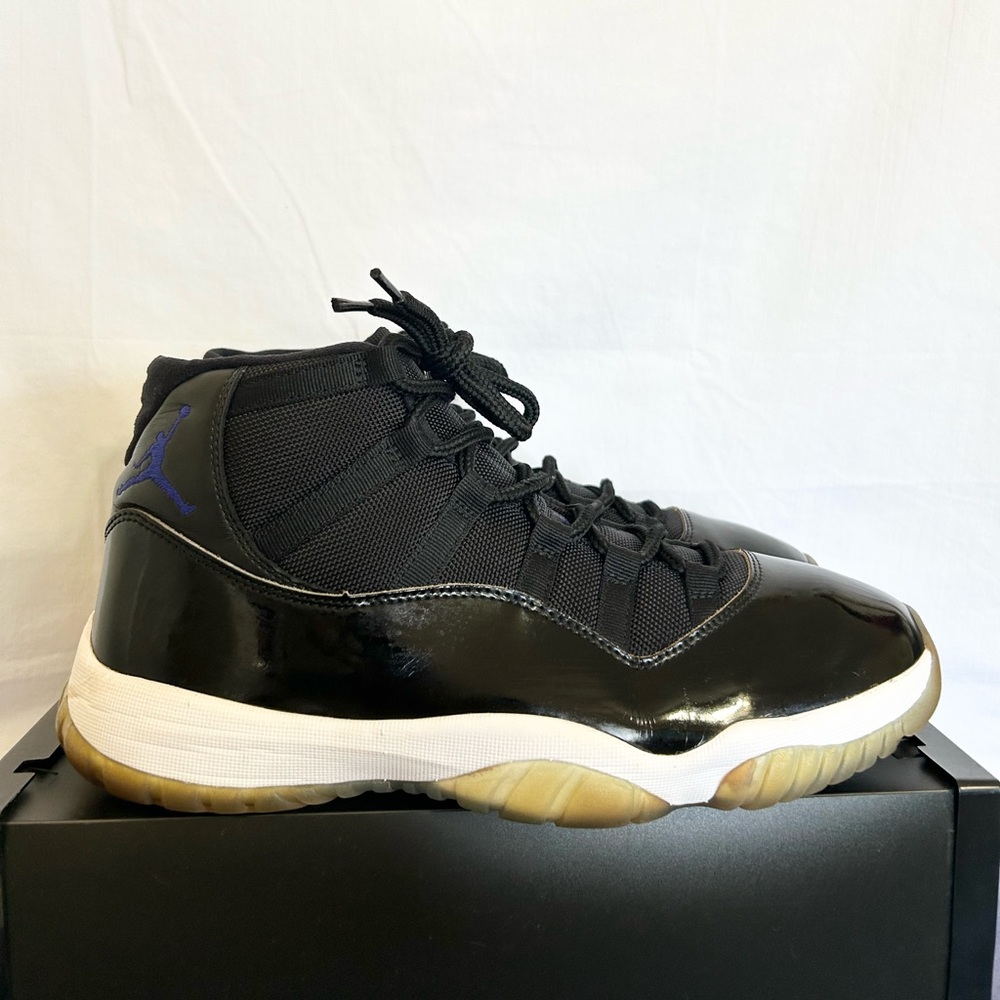 Air Jordan 11 Retro Space Jam Size 11 378037-003 2016 PRE-OWNED - Picture 1 of 9
